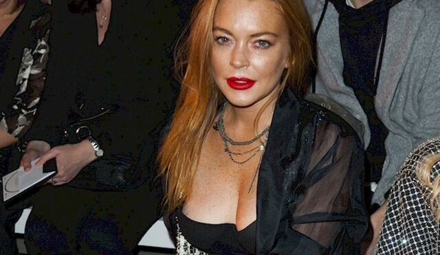Lindsay Lohan Nip Slip at London Fashion Week! free nude pictures