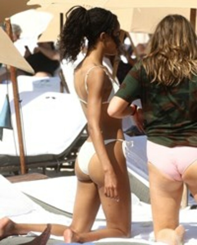 Malia Obama Candid Bikini Pics free nude pictures