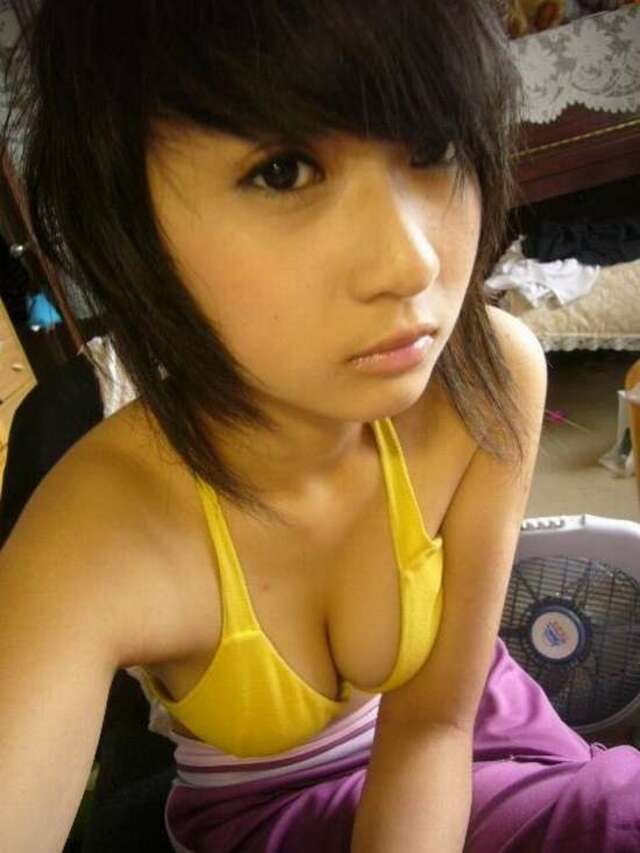 Sizzling Asian Hotties free nude pictures