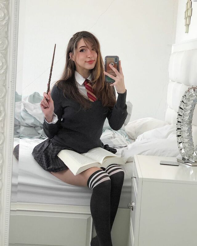 Miss Bri Cosplay as Hermione Granger free nude pictures