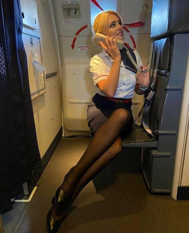 Flight Attendants Share Their Sexy Pics (PICS + GIFS) free nude pictures