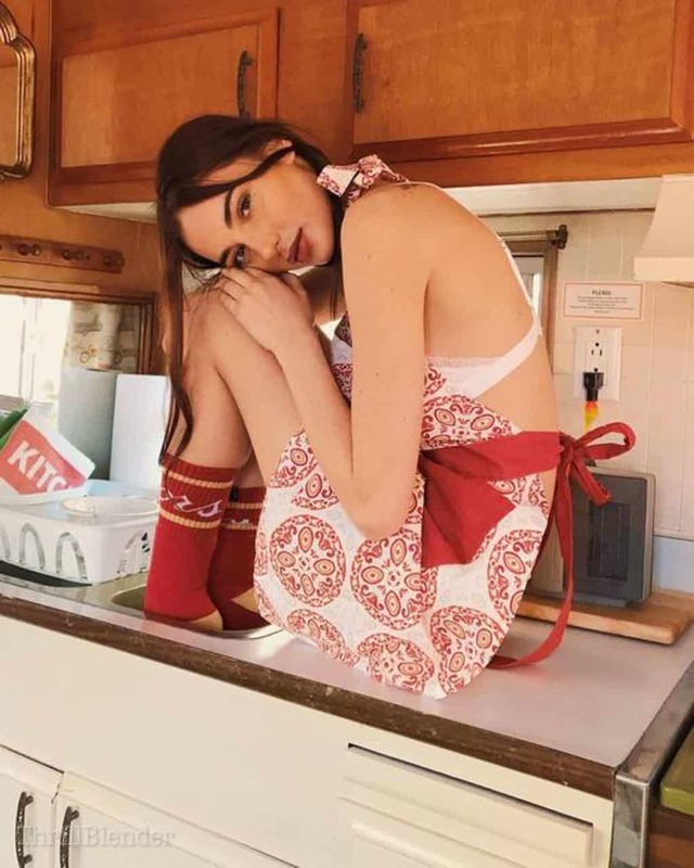 Nice Apron   👩‍🍳 free nude pictures