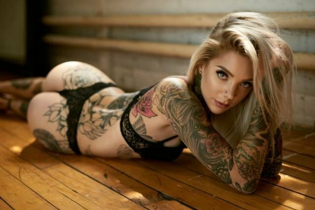 Sexy Girl Who Love Tattoos free nude pictures