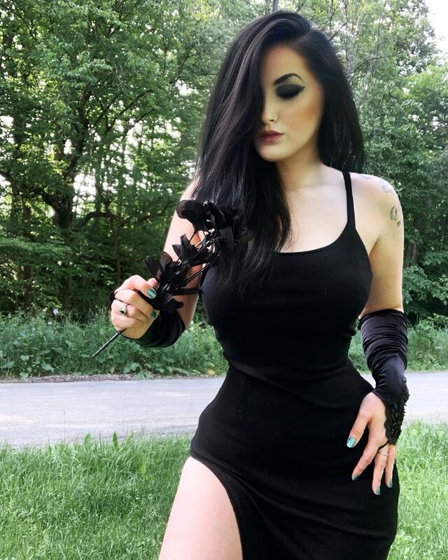 Morticia Rabbit 🖤🖤 free nude pictures