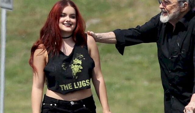 Ariel Winter in Super Short Shorts on the set of Dog Years! Updated with Butt Shots! free nude pictures
