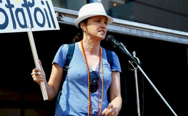 Lucy Lawless Protests Drilling with Pokies! free nude pictures