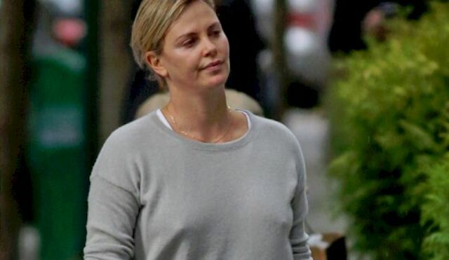 Charlize Theron Pokies while getting Groceries! free nude pictures