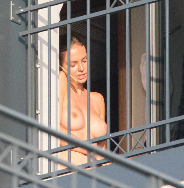 Anna Wendzikowska Caught Topless on a Balcony free nude pictures