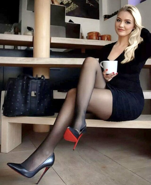 Girl With Hot Legs That Will Leave You In Awe free nude pictures