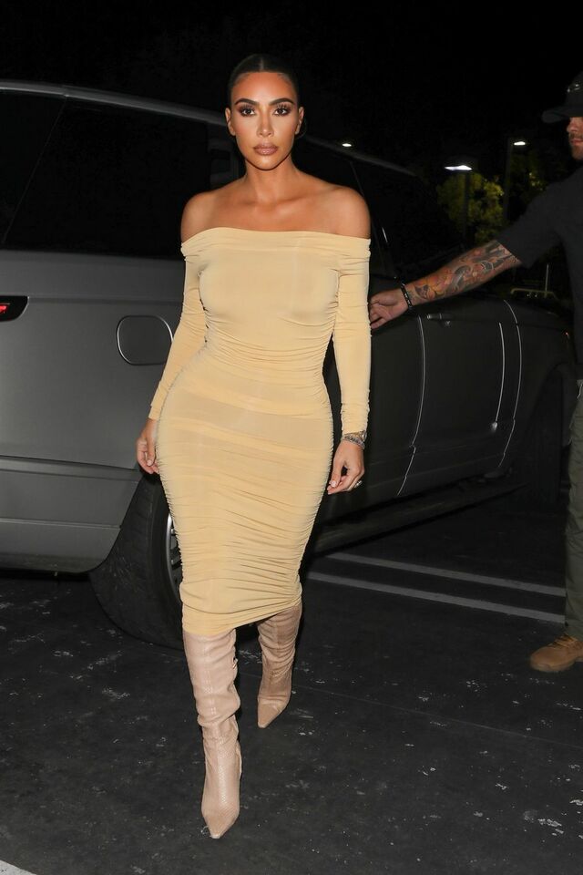 Kim Kardashian in a Tight Yellow Dress! free nude pictures