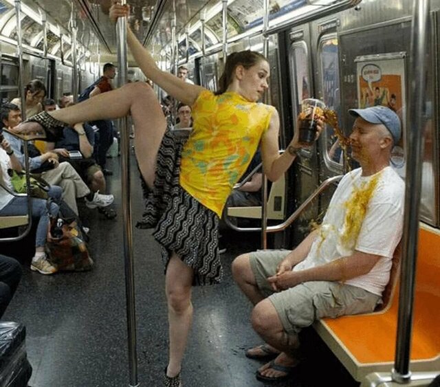 Strange People In The Subway free nude pictures