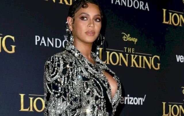Beyonce Areola Peek at The Lion King Premiere! free nude pictures