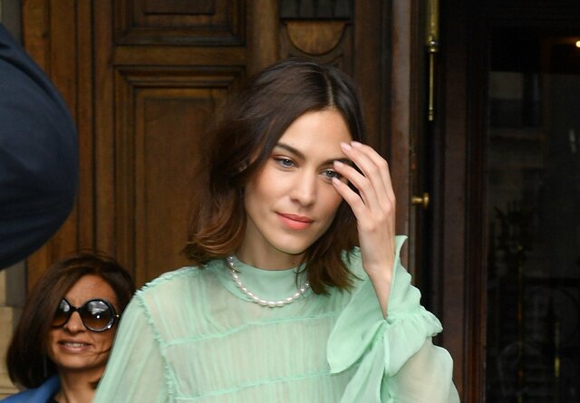 Alexa Chung’s Unsung Nipples Make An Appearance At Paris Fashion Week free nude pictures