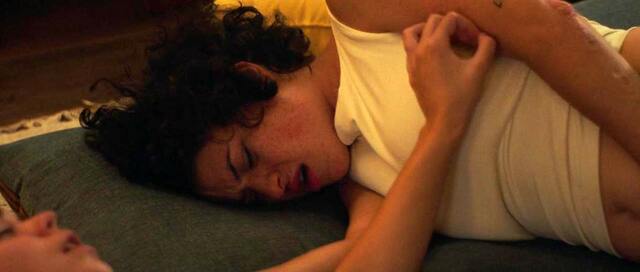 Alia Shawkat & Laia Costa Lesbian Scissoring in 'Duck Butter' - Scandal Planet free nude pictures