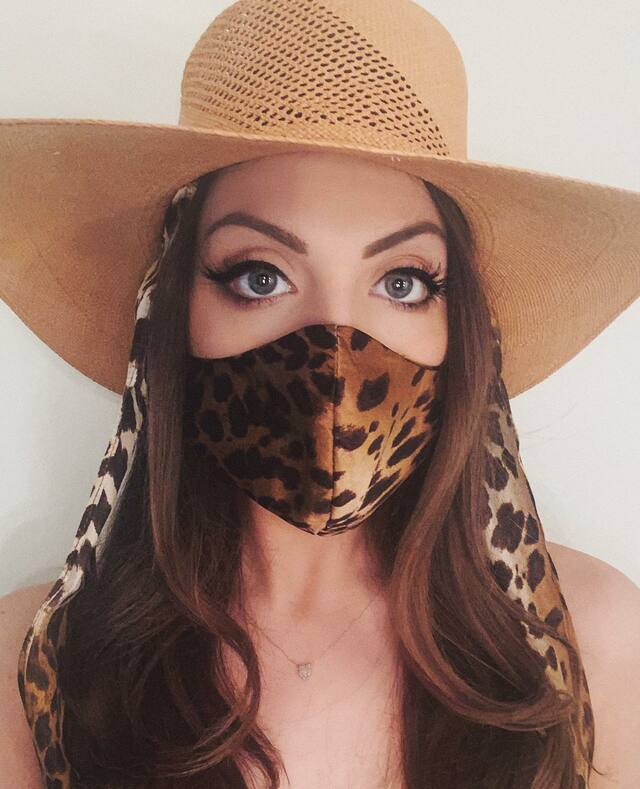 Elizabeth Gillies Mask On! free nude pictures