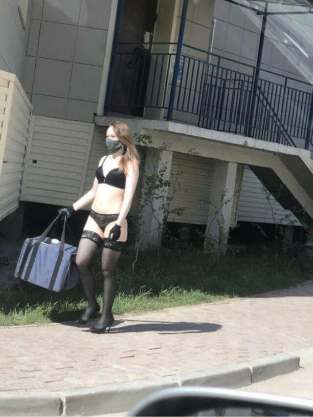 Striptease Dancers From Russia Became Delivery Girl free nude pictures