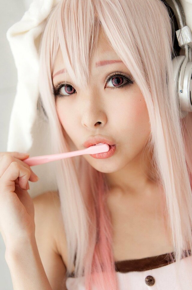 Cosplayer Yuka Hoshikage (Super Sonico) free nude pictures