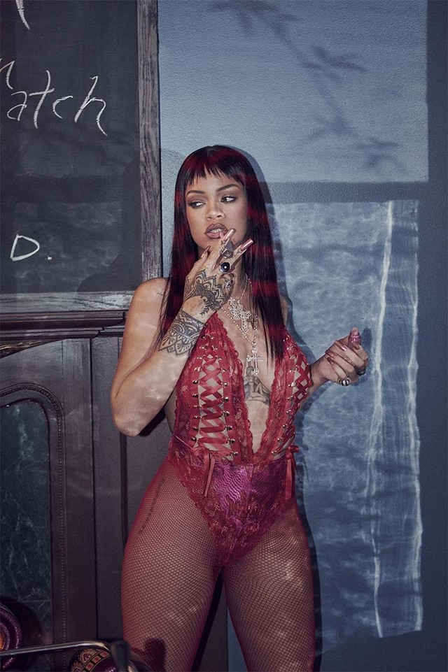 Rihanna in Skimpy Lingerie Will Make You Spin free nude pictures