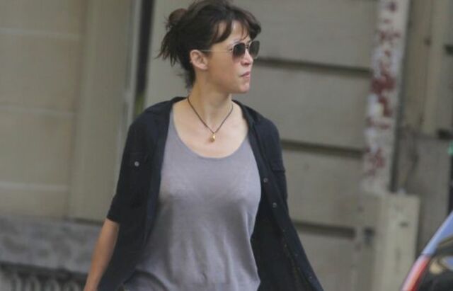 Sophie Marceau Pokies while going to the Airport! free nude pictures