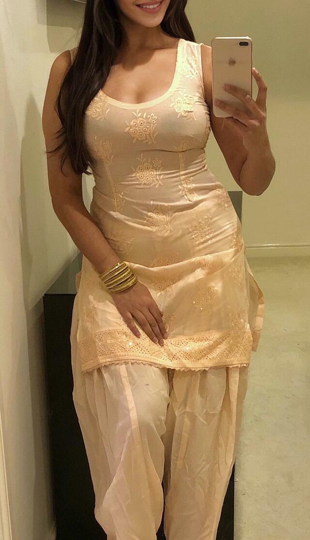 Traditional outfits always look better with no underwear on...🤭🧡 British Punjabi Indian free nude pictures