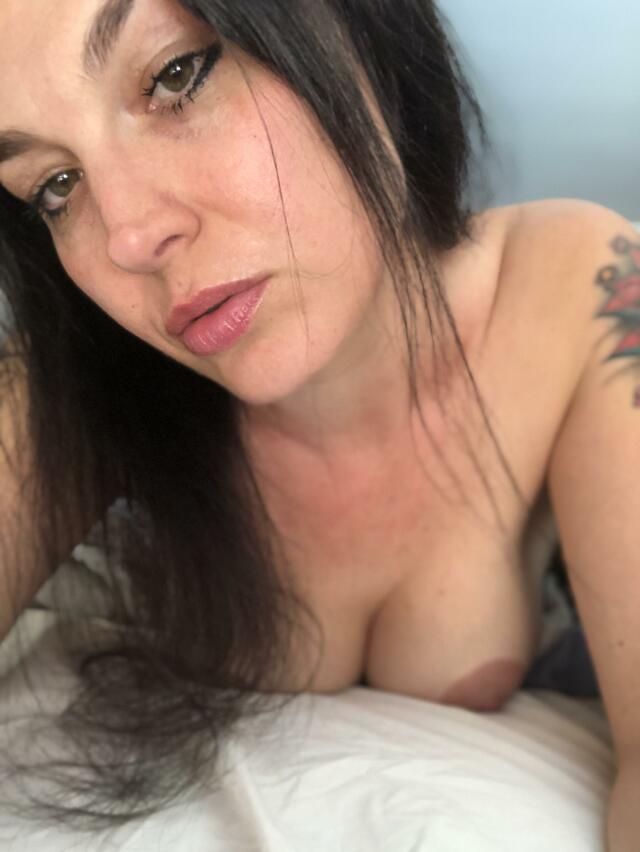 No filter, no clothing, no bullshit free nude pictures