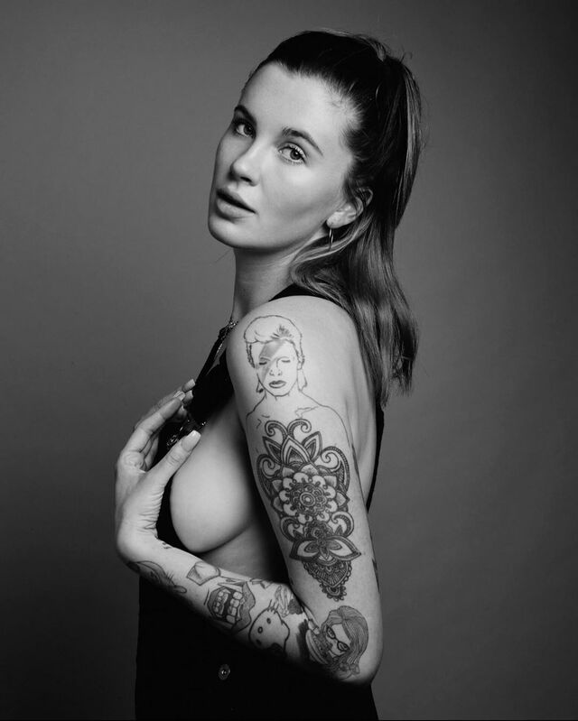 Ireland Baldwin Titty Top free nude pictures
