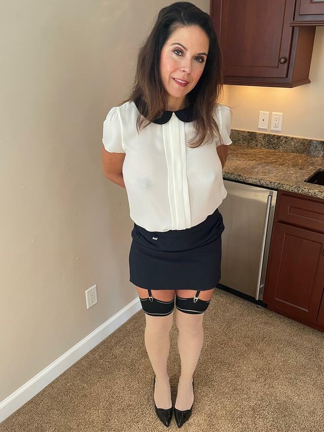 Super innocent boss lady (46F) free nude pictures