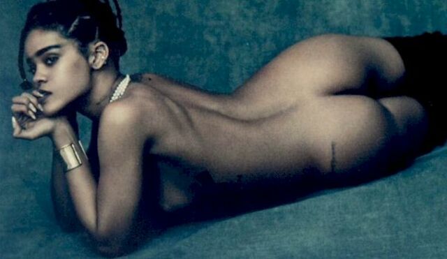 Rihanna’s Nipple and Ass for ANTI Tour Book! free nude pictures