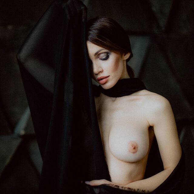 Boobs and a Rose with Aleksandra Zinovyeva! free nude pictures