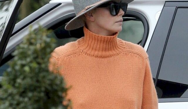 Charlize Theron Braless in a Sweater! free nude pictures