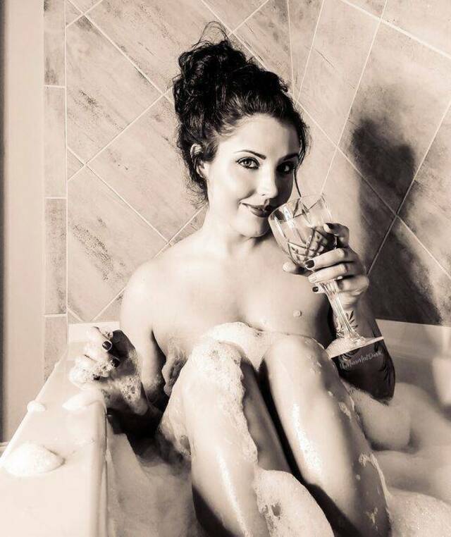 Bubble Bath Bliss (PICS + GIFS) free nude pictures