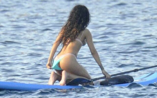 Rihanna Ass Flash while Bikini Paddleboarding! free nude pictures