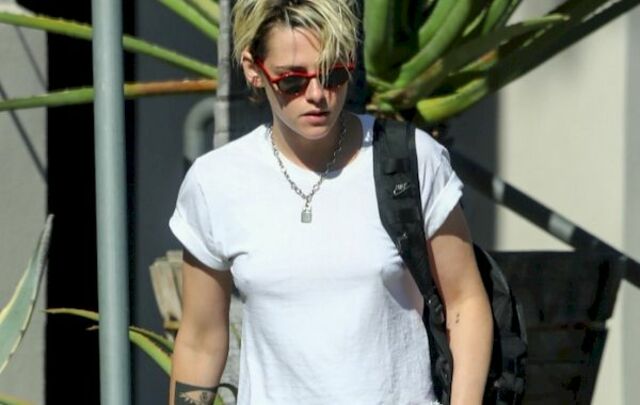 Kristen Stewart is Braless in a T-Shirt! free nude pictures