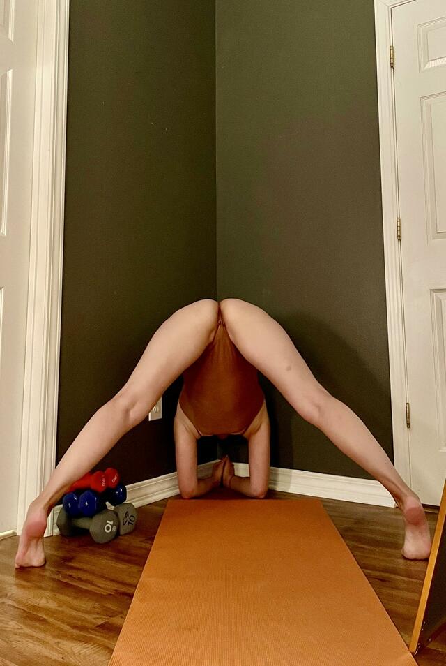 A flexible wife bending all the way over for you. 🧘🏼‍♀️👀 free nude pictures