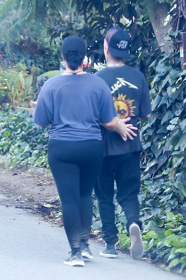 Demi Lovato Very Tight Leggings free nude pictures