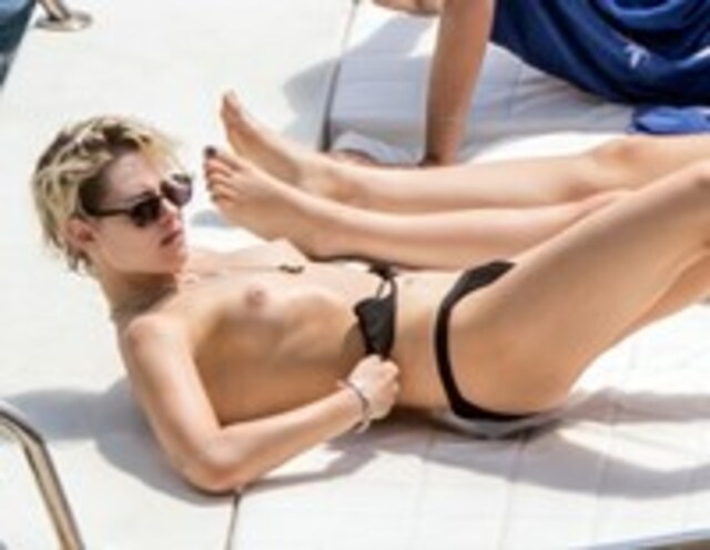 Kristen Stewart Topless Nude Sunbathing free nude pictures