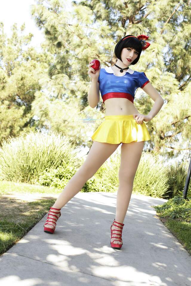 Snow White by Tara Cosplay free nude pictures