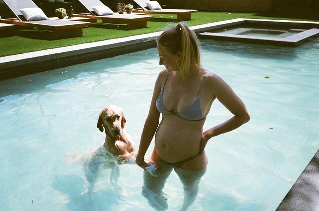 Sophie Turner Released Her Pregnant Bikini Pics @ Babe Stare