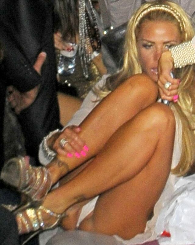 Katie Price Panty Upskirt! free nude pictures