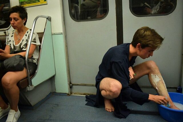 Strange People In The Subway free nude pictures