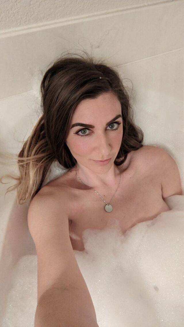 Bubble Bath Bliss (PICS + GIFS) free nude pictures