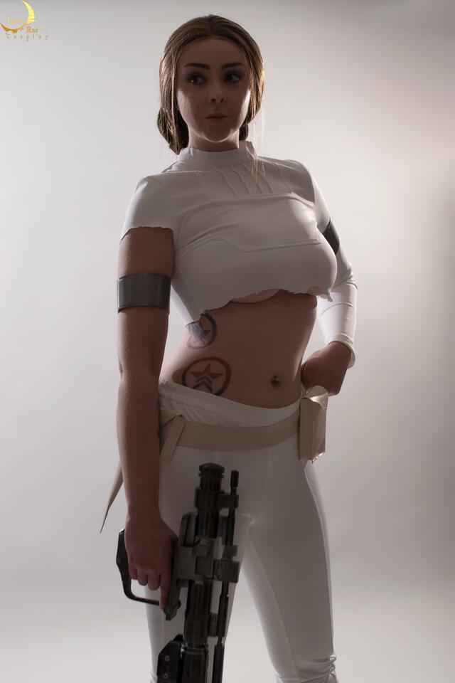 Geonosis Padme by me (Lunaraecosplay) [self] free nude pictures