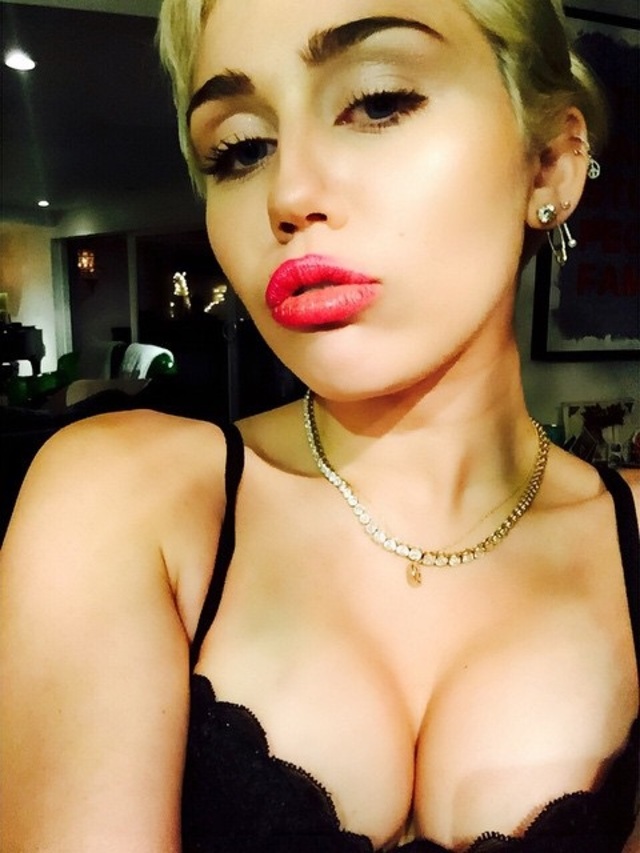 Miley Cyrus Posts A Photo Of Her Swollen Lips And Breasts free nude pictures