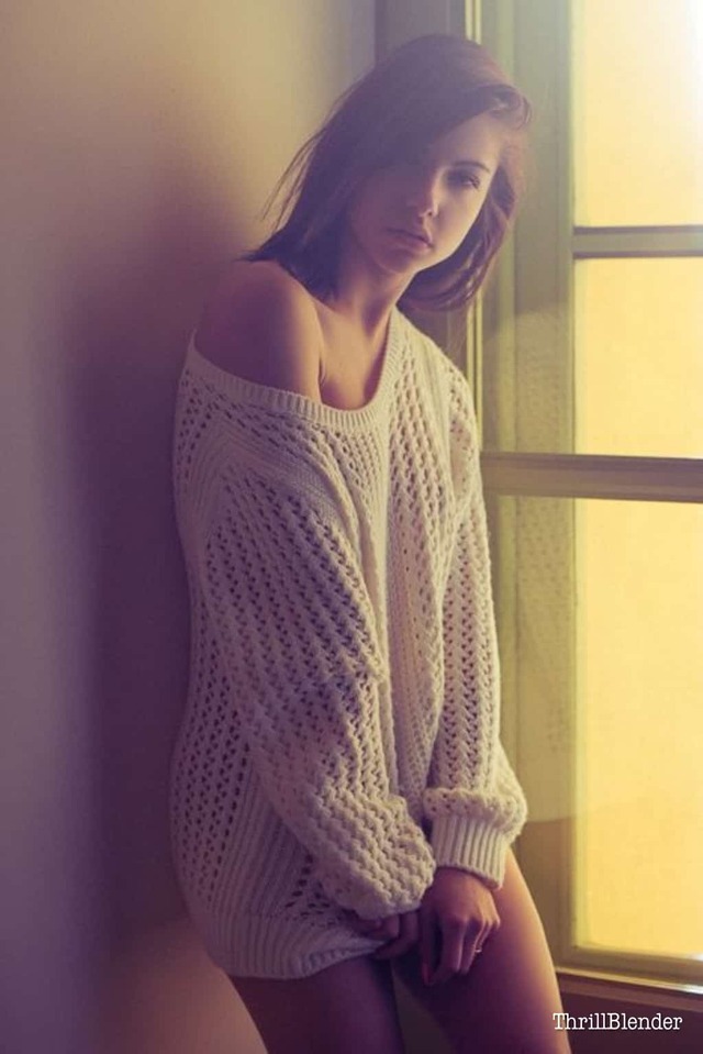 Your Sweater Leaves Us Sweating (50 Pics) free nude pictures