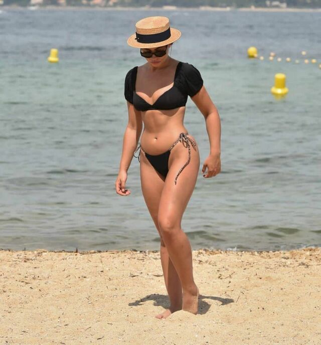 Francesca Allen Bikini Photo in Dubai free nude pictures