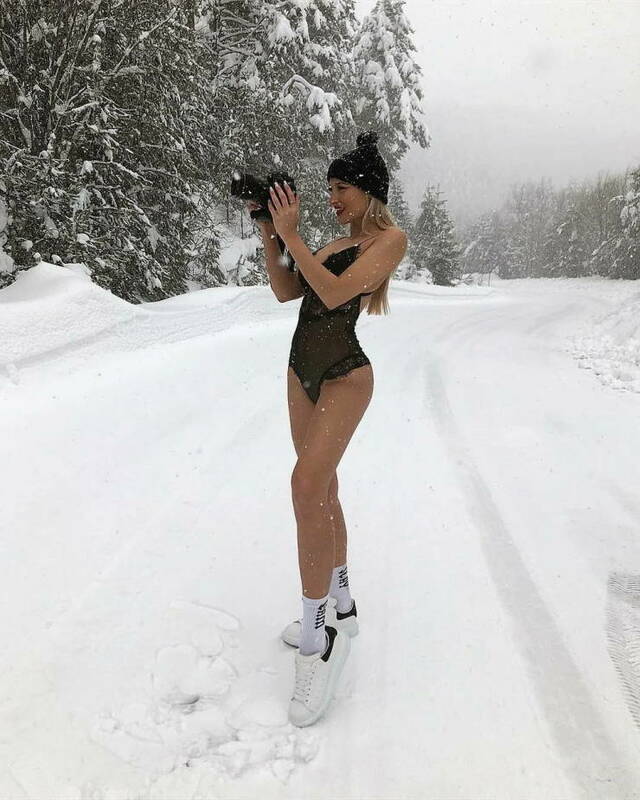 Winter Is A Wonderful Time Of Year (PICS + GIFS) free nude pictures