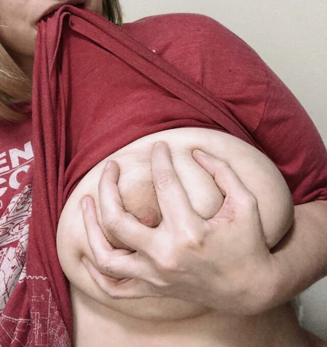 I’m a bit of a hand[f]ul 😉 free nude pictures