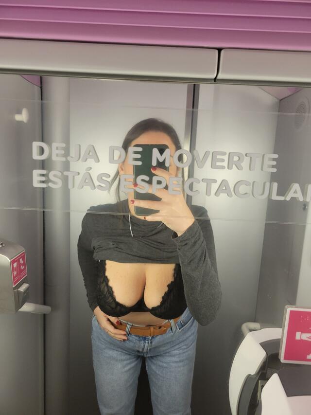 POV: Your naughty girlfriend sends you a selfie from the train free nude pictures