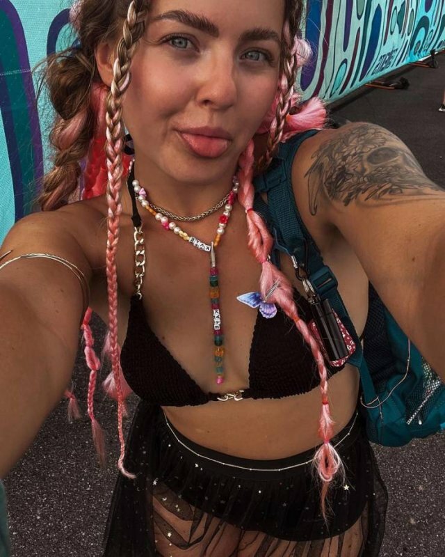 Sexy Girl At Music Festivals free nude pictures