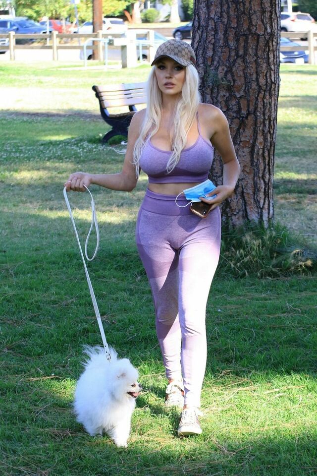 Courtney Stodden Cleavage in a Park! free nude pictures
